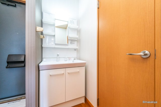 ジェネシスの洗面所