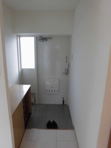 アーデル天神尾の玄関