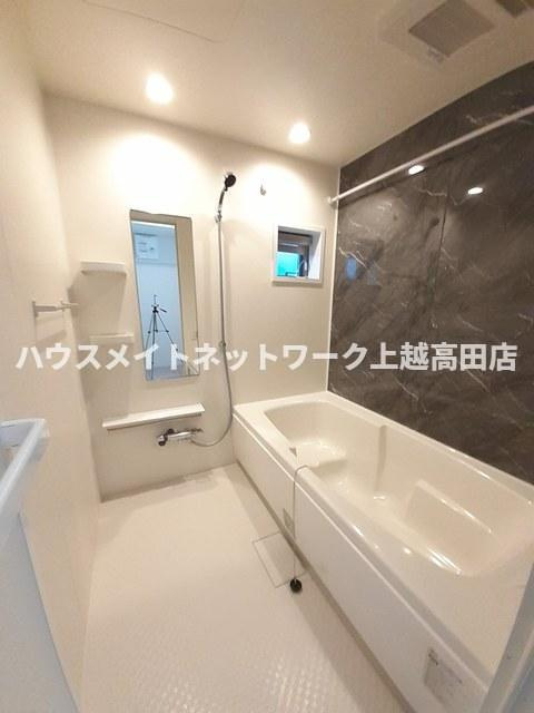 ノーブル　壱番館の浴室|追焚機能付・１坪風呂
