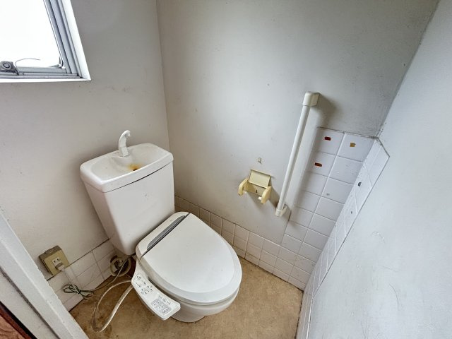 阿南市羽ノ浦町春日野中古戸建のトイレ