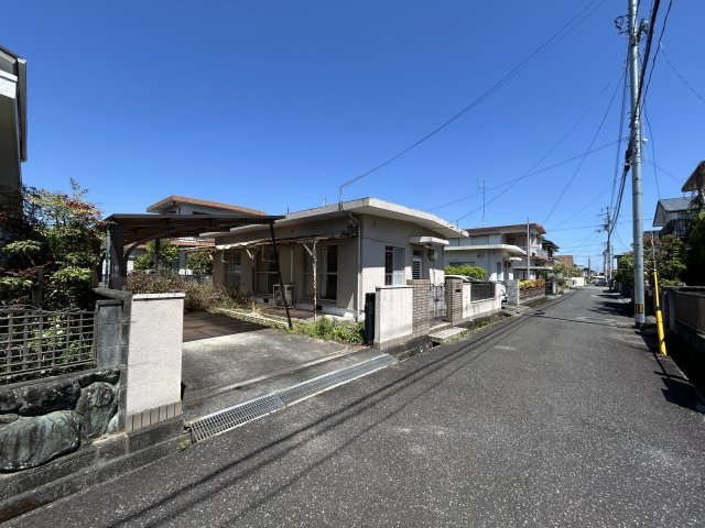 阿南市羽ノ浦町春日野中古戸建の前面道路含む現地写真