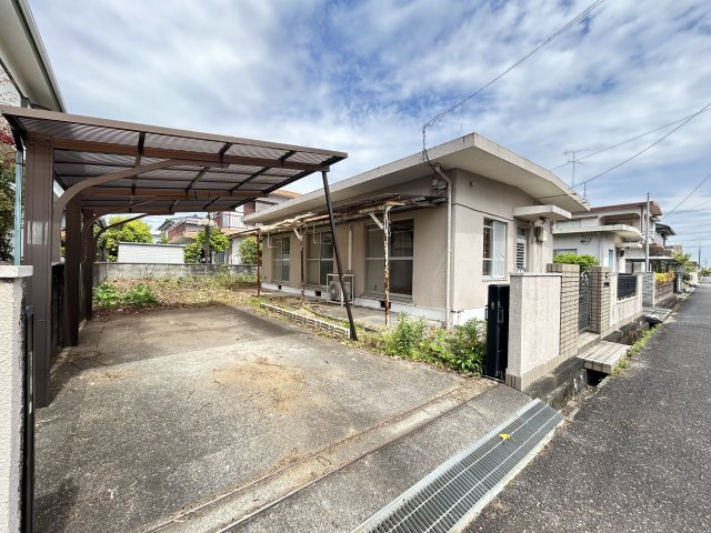 阿南市羽ノ浦町春日野中古戸建の駐車場