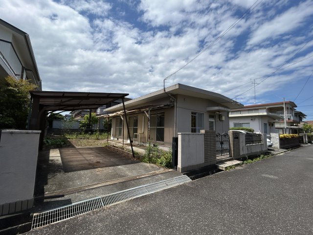 阿南市羽ノ浦町春日野中古戸建の前面道路含む現地写真