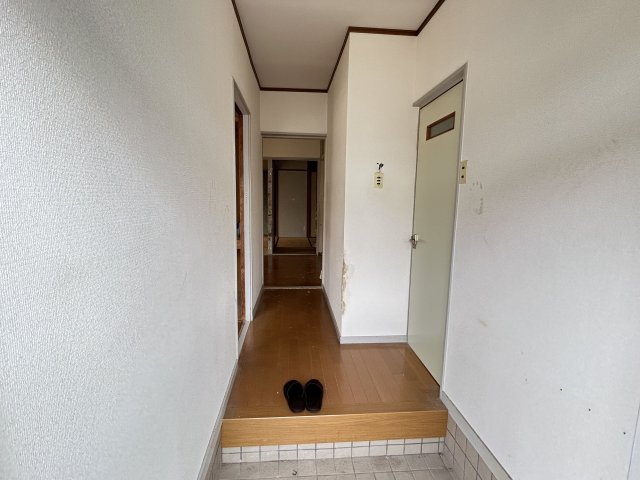 阿南市羽ノ浦町春日野中古戸建の玄関