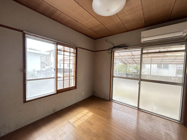 阿南市羽ノ浦町春日野中古戸建の洋室