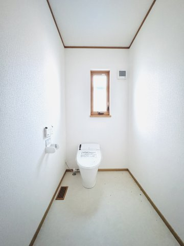 伊勢崎市連取本町　中古住宅のトイレ