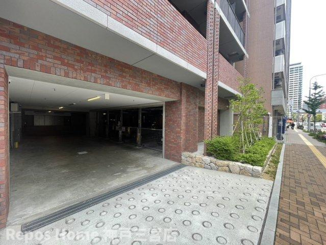 アプリーレ神戸元町の駐車場