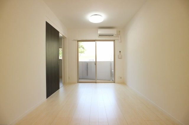 ルーチェ平尾の居間・リビング