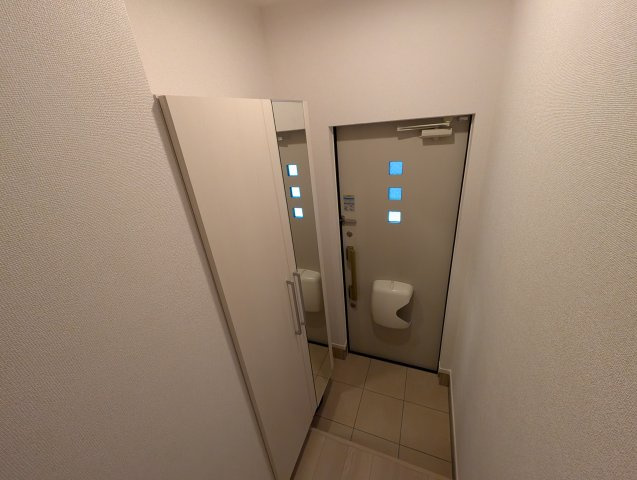 コート向田EASTの玄関