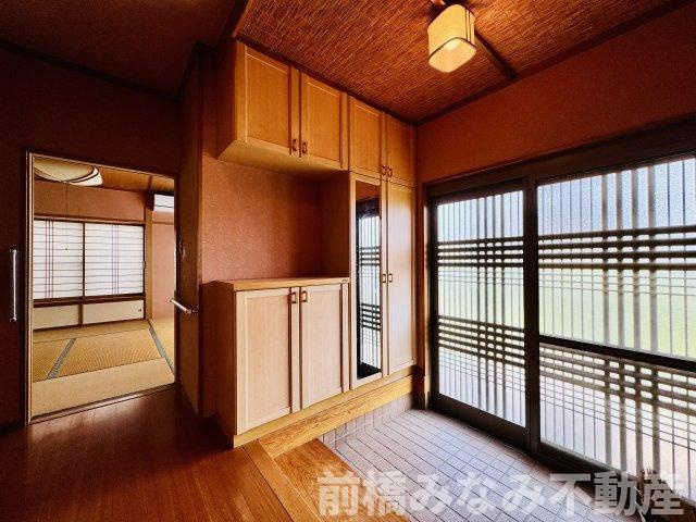 【中古】前橋市川曲町　３LDK＋S※複層ガラス◎の玄関|ゆったりとした玄関です