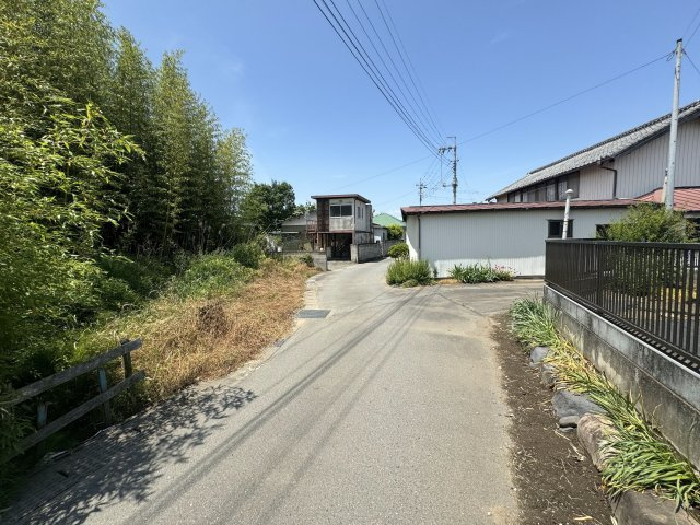 【土地】前橋市亀里町の前面道路含む現地写真