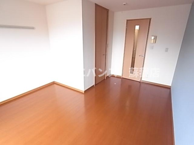 【居間・リビング】 | プレジールⅠ | 使いやすいリビングです