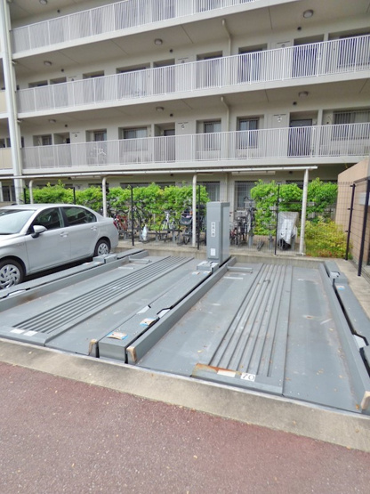 【駐車場】