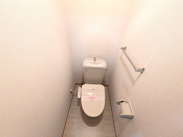 ★落ち着ける独立したトイレスペース★