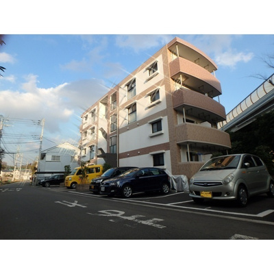 【外観】 | 接道と南面全景