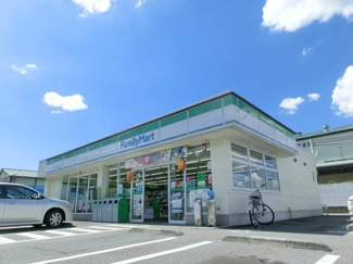 ファミリーマート 200m