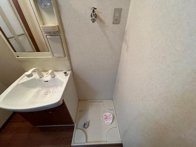 エバーハイム岩津の洗面所|室内洗濯機置き場