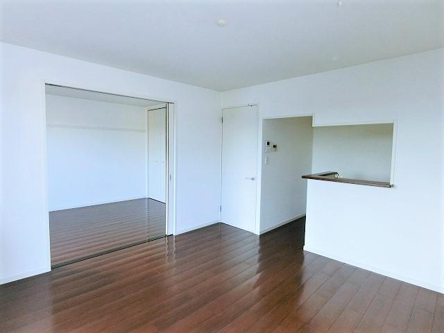 セレーノ参番館の居間・リビング