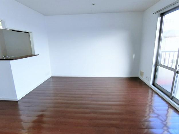 セレーノ参番館の居間・リビング