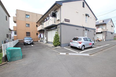 敷地内駐車場あり　別途契約