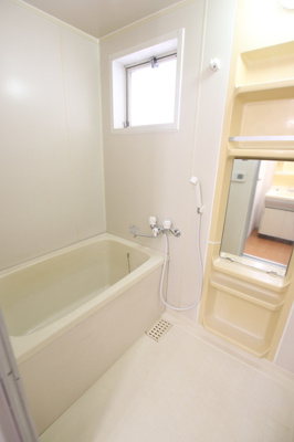 経済的な追い焚き機能が付いたバスルーム