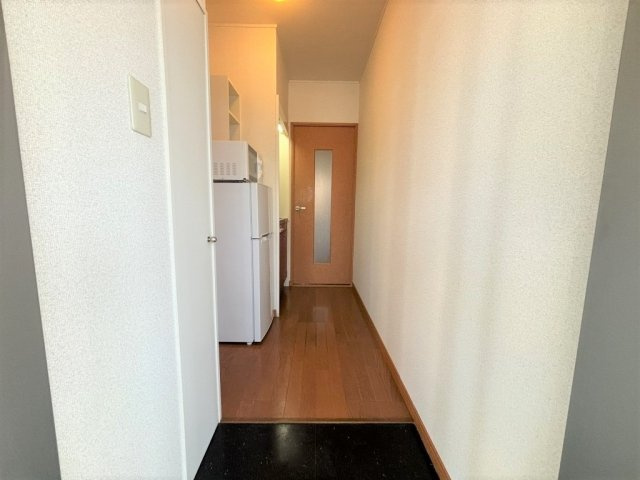 レオパレス小諏訪の玄関