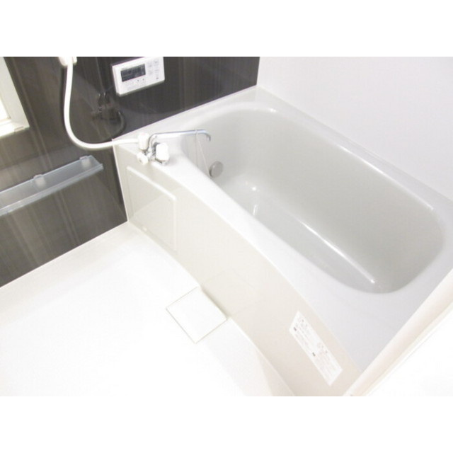 各務原市鵜沼三ツ池町５丁目のアパートの浴室