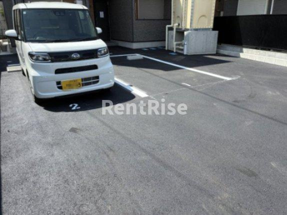LE COCON 江南Ⅲの駐車場