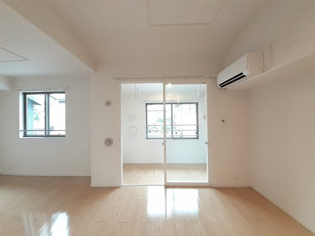 アンサンブルⅢの居間・リビング|おしゃれな居間です