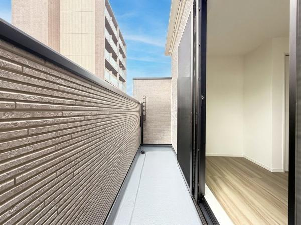 川崎市幸区塚越２丁目の新築一戸建のバルコニー|陽当り良好のバルコニー！
風通しもよく気持ちいいです