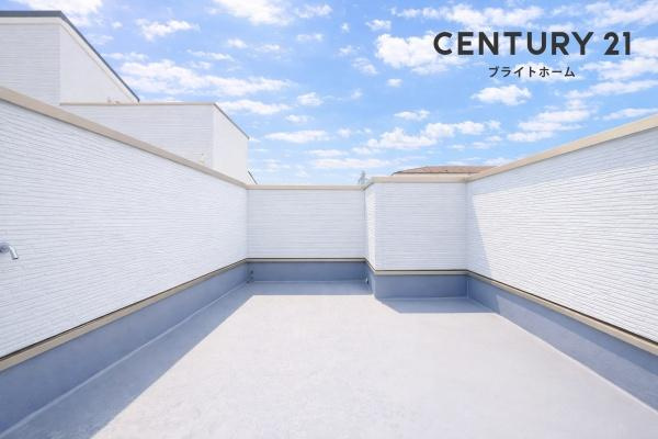川崎市川崎区小田６丁目の新築一戸建のバルコニー|広さも十分のルーフバルコニー！！
陽当り・通風良好で洗濯物も良く乾きます。
風が心地よいです！