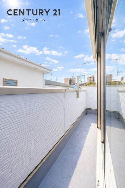 川崎市川崎区小田６丁目の新築一戸建のバルコニー|陽当り良好のバルコニー！
風通しもよく気持ちいいです