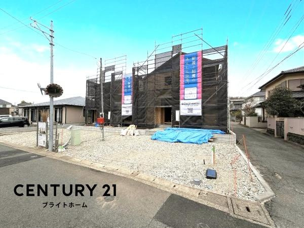 横浜市旭区今宿西町の新築一戸建の前面道路含む現地写真|落ち着いた街並みになります。
陽当り良好の明るい住まい♪