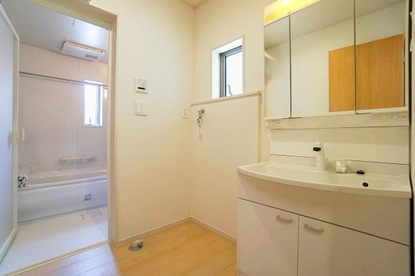 横浜市旭区今宿西町の新築一戸建の外観：施工例|同じ施工会社が建築した施工例です。