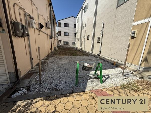 鶴町2丁目土地の前面道路含む現地写真