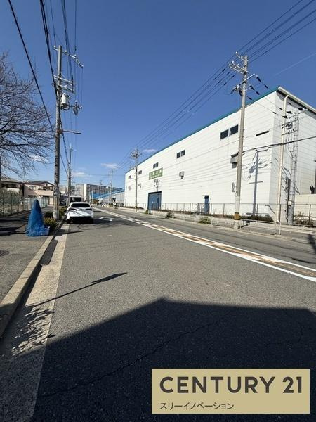 鶴町2丁目土地の前面道路含む現地写真