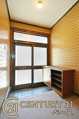 生駒郡平群町西宮２丁目の中古一戸建の玄関