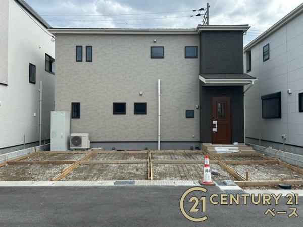 リーブルガーデン中筋出作 ２号棟 ／新築一戸建の駐車場|■現地撮影写真■駐車スペースは３台可！来客時なども安心です！