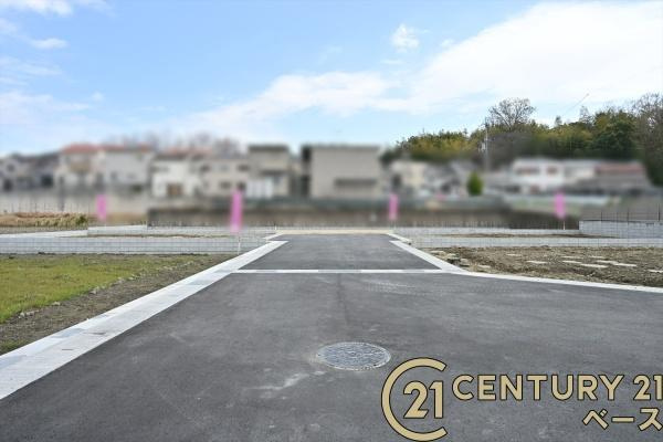 リーブルガーデン中筋出作 ２号棟 ／新築一戸建の前面道路含む現地写真