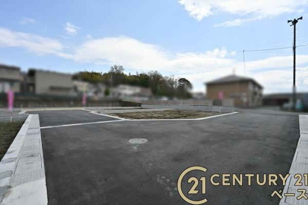 リーブルガーデン中筋出作 ２号棟 ／新築一戸建の前面道路含む現地写真
