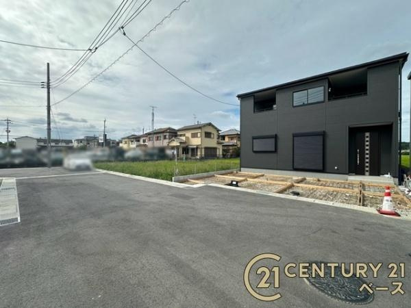リーブルガーデン中筋出作 ２号棟 ／新築一戸建の前面道路含む現地写真