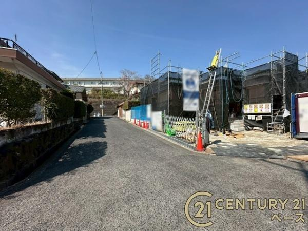 リーブルガーデン上庄 ／新築一戸建の前面道路含む現地写真