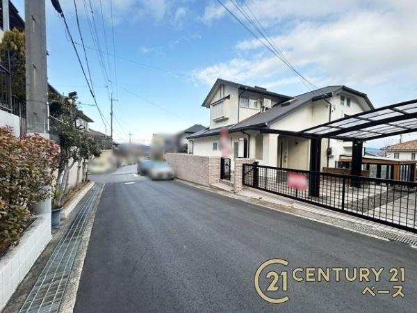 北葛城郡王寺町明神１丁目　一戸建の前面道路含む現地写真|■現地撮影写真■前面道路は広々約６ｍでお車の出し入れも楽々！