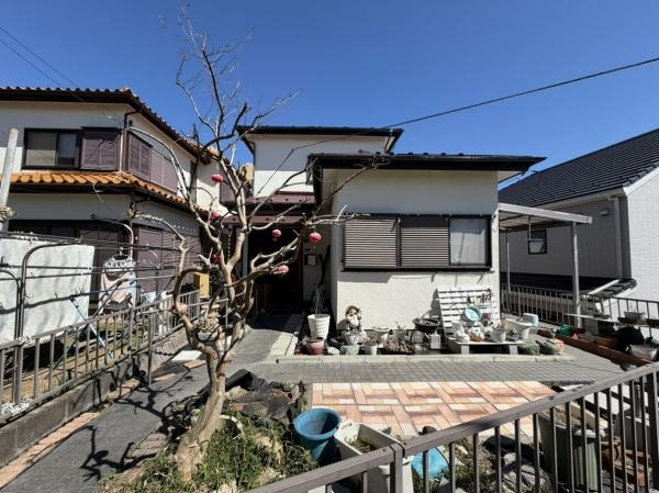 横浜市港南区上永谷６丁目の中古一戸建の外観|外観写真です！敷地が広いのでペットの飼育やガーデンニングがお好きな方にいかがでしょうか。