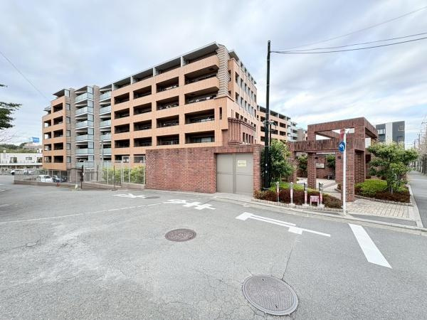 クレストフォルム横浜片倉町の外観