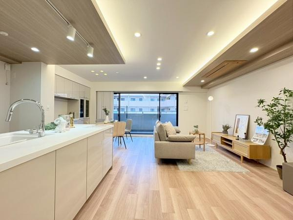 クレストフォルム横浜片倉町の居間・リビング