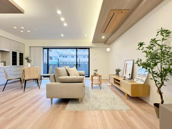 クレストフォルム横浜片倉町の居間・リビング