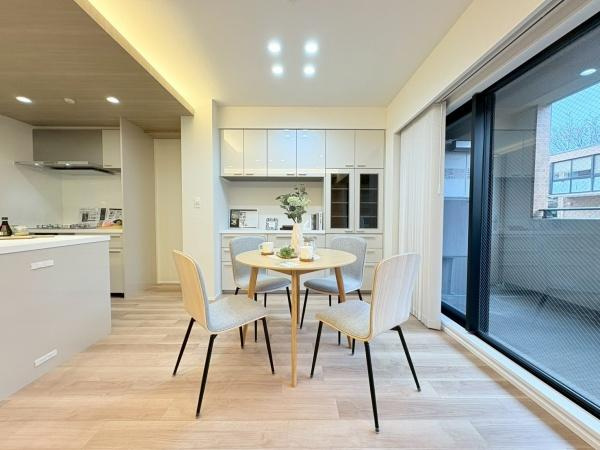 クレストフォルム横浜片倉町の居間・リビング