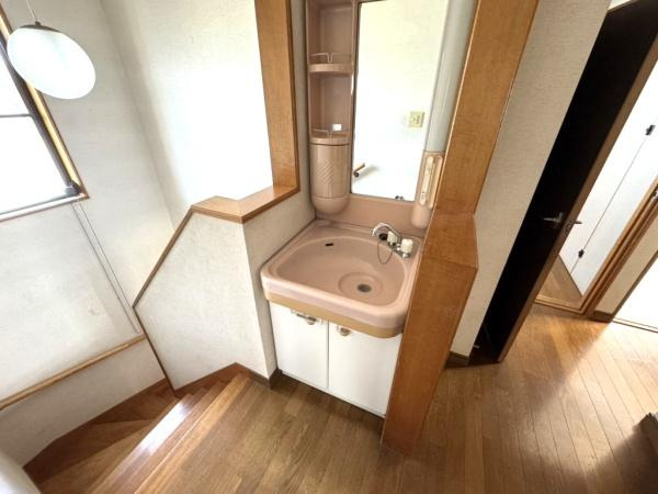 宮崎市桜ケ丘町・中古戸建の独立洗面台