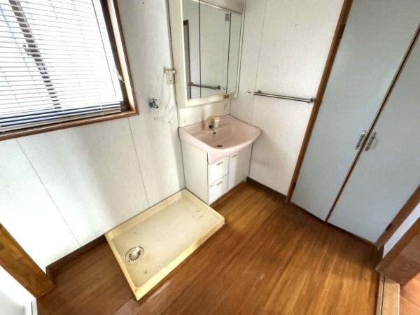 宮崎市桜ケ丘町・中古戸建の独立洗面台